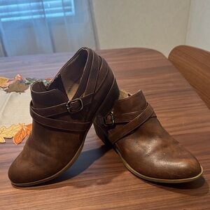 Life stride ankle boots